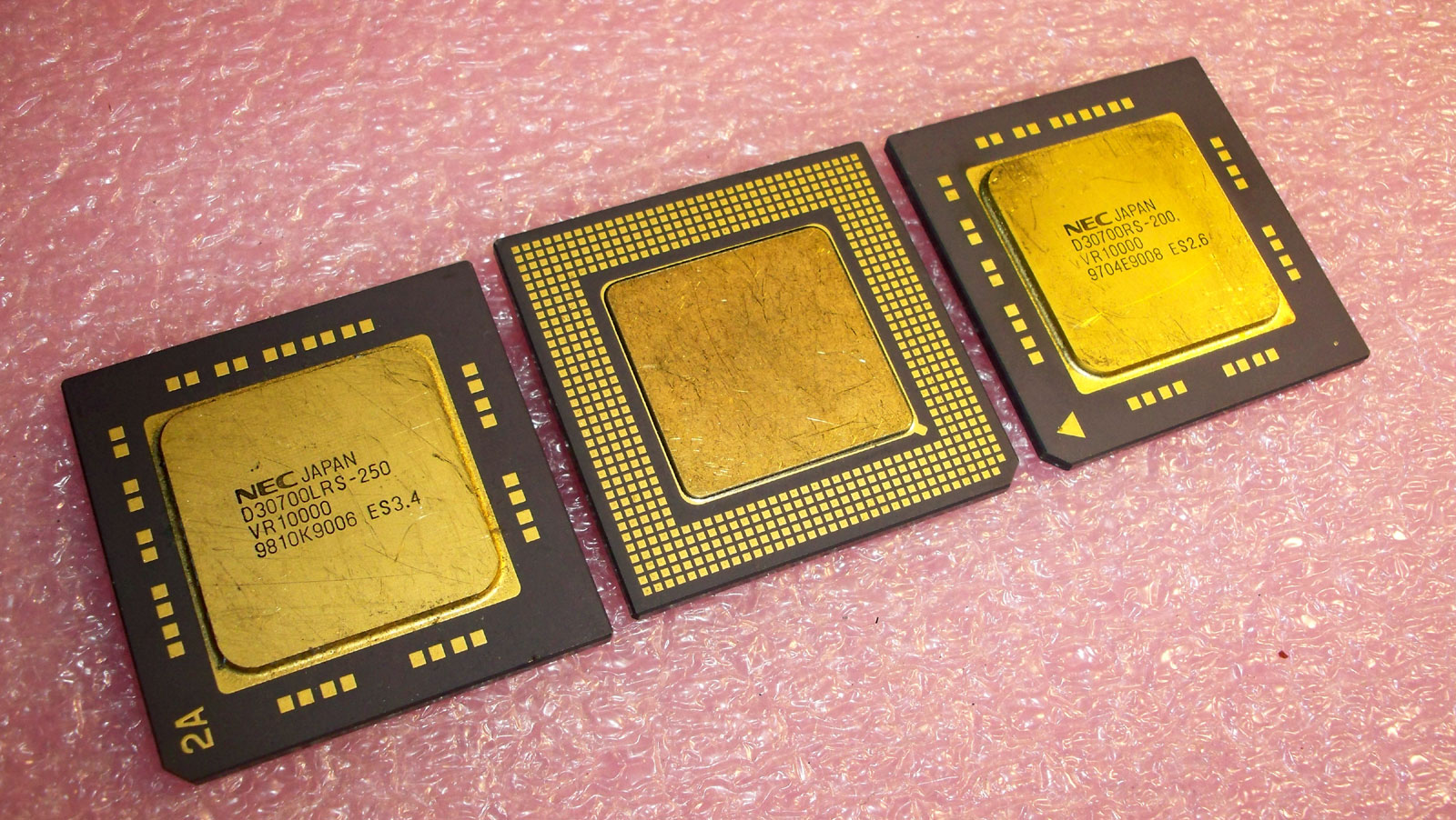 QTY-1 STP1021PGA-75 SUN RISC 32-BIT PGA313 CPU GOLD PGA RARE COLLECTIBLE
